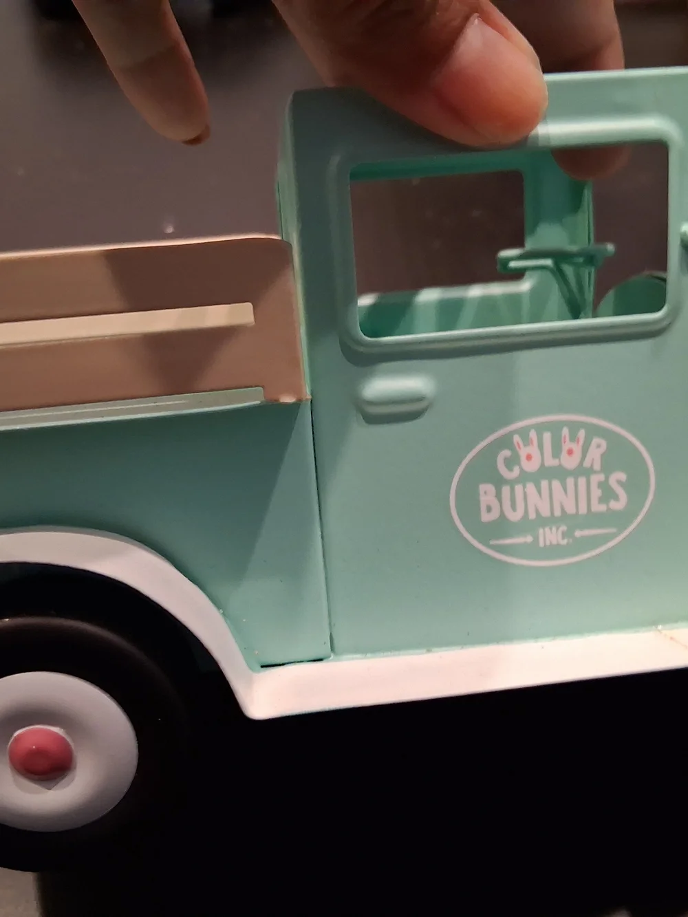 Farmhpuse Spritz Easter Truck